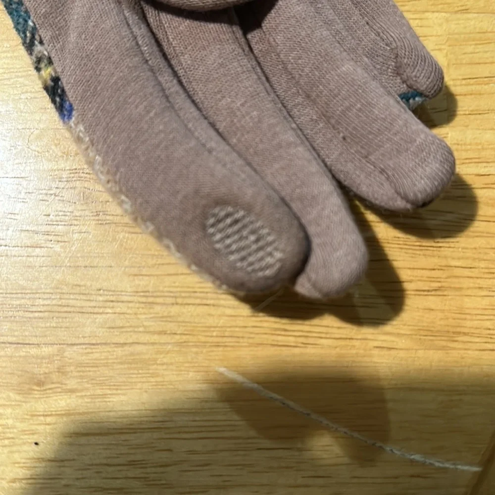 Plaid gloves - Picture 2 of 3